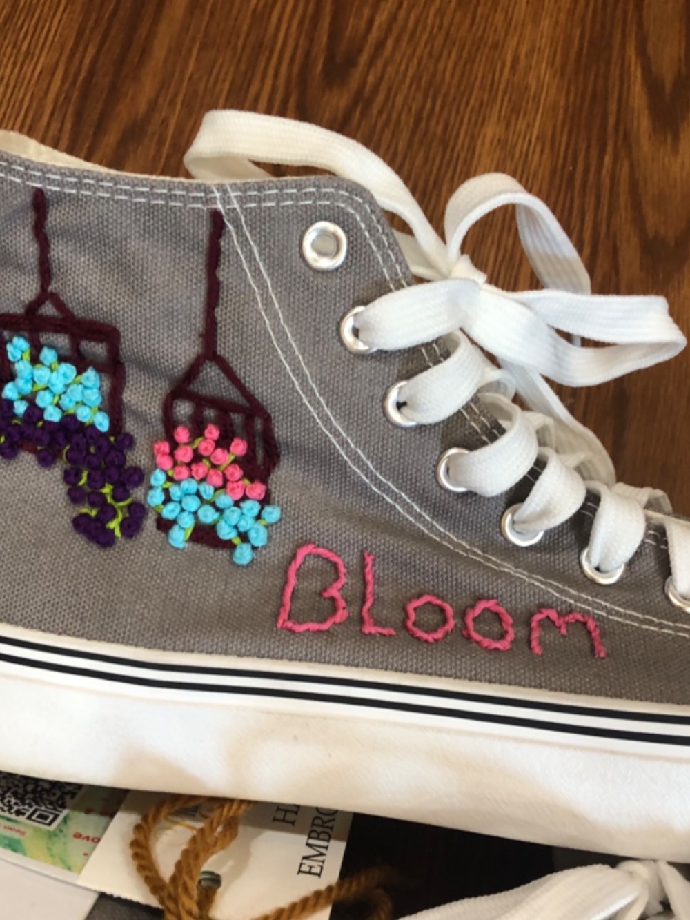Hand Embroidered Sneakers Grey Womens Size 9 - Picture 2 of 6